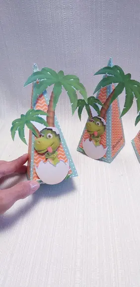 Caixa Pirâmide Dinossauro Baby