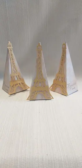 Caixa Pirâmide Paris