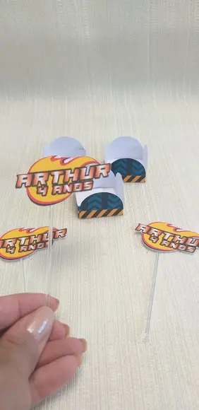 Topper com Forminhas Blaze