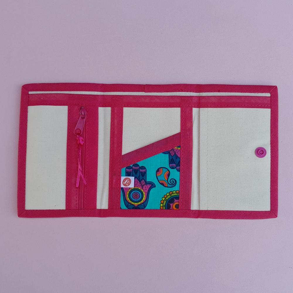 Carteira Feminina em Tecido – Compacta, Útil e Estilosa