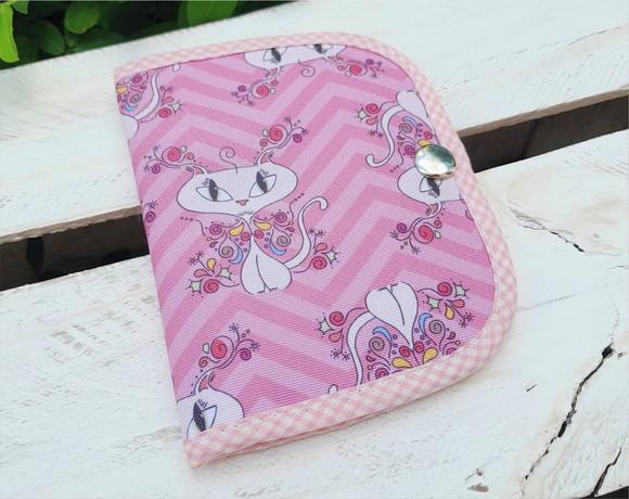Carteira em Tecido com Estampa de Gatinha