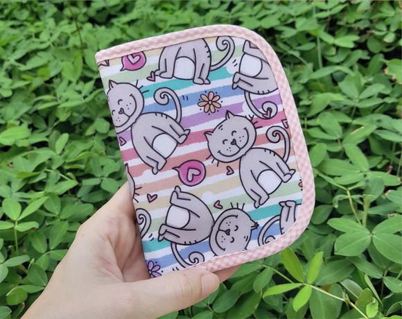 Carteira em Tecido com Estampa de Gatos