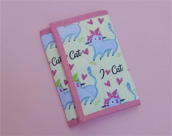 Carteira em Tecido com Estampa de Gatinhas