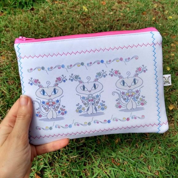 Necessaire em Tecido Estampa Gatinhas