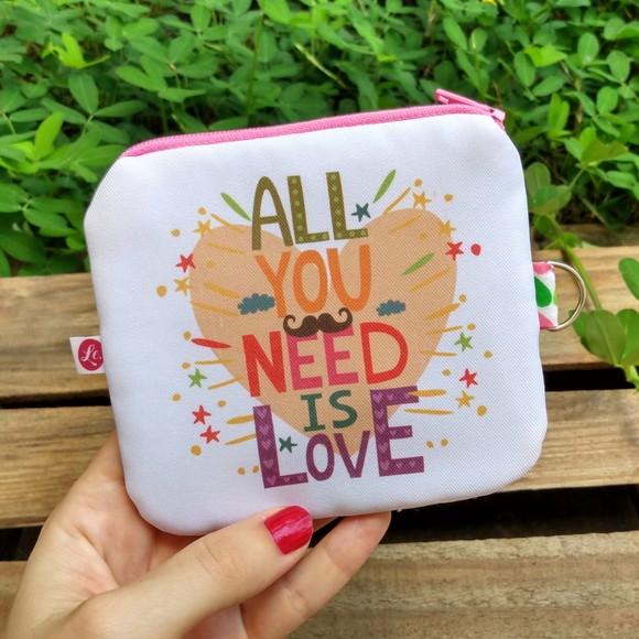 Porta Moedas All You Need Is Love