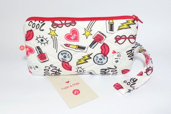 Necessaire em Tecido com Estampa de Makeup