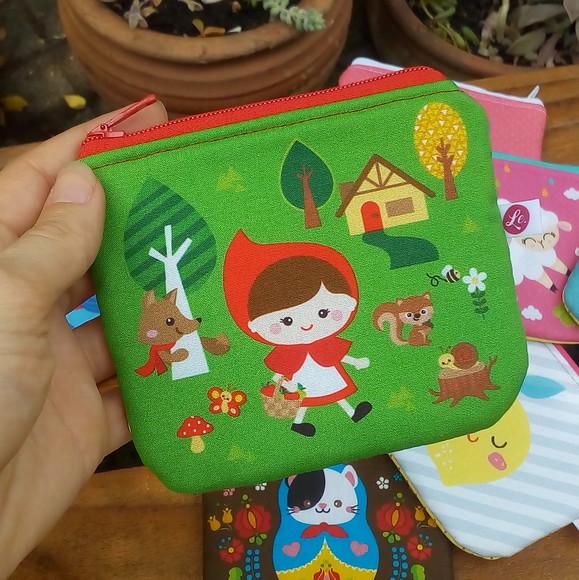Porta Moedas em Tecido - Chapeuzinho Vermelho (meia Tigela)