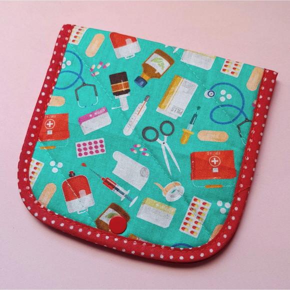 Porta Absorvente e Remédios em Tecido: Organize sua Bolsa
