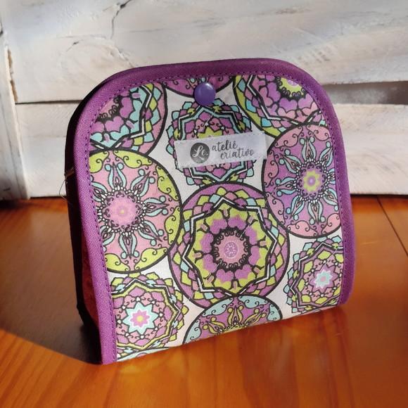 Necessaire Organizadora com Abas: Praticidade na Bolsa