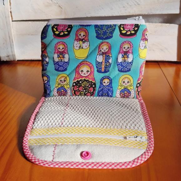Necessaire Organizadora com Abas: Praticidade na Bolsa