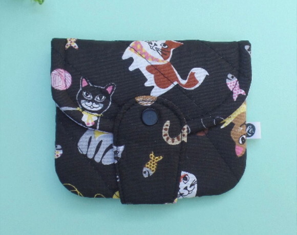 Carteirinha Porta Moedas em Tecido com Estampa Gatinhos