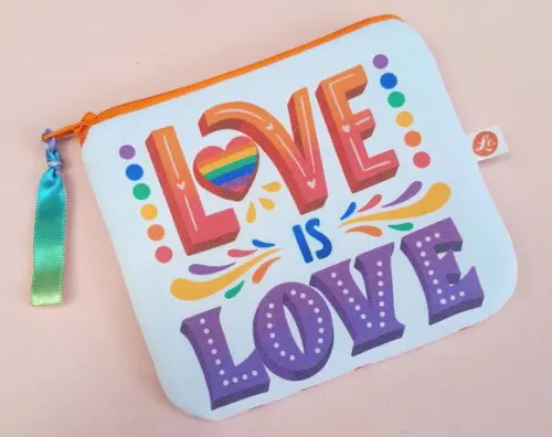 Porta Moedas em Tecido Estampa Love Is Love