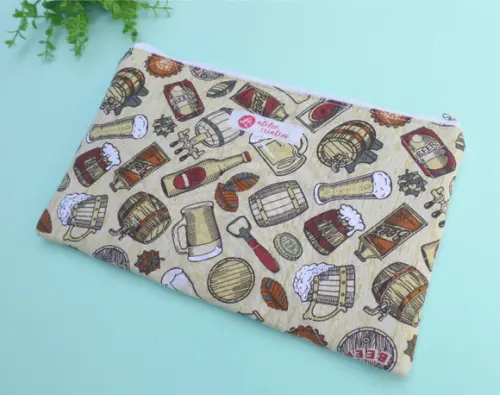 Necessaire em Tecido Estampa Cervejas