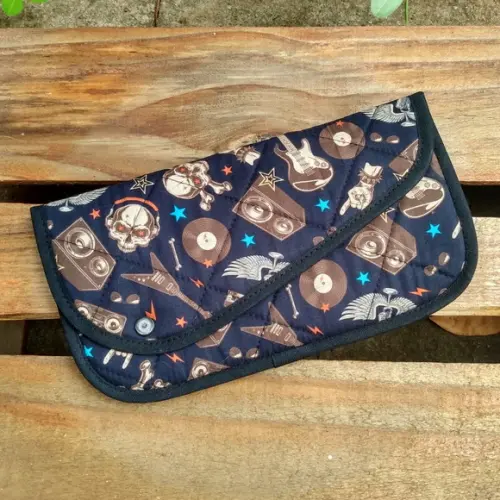 Porta Celular | Bolsa de Mão - Caveirinhas Rock!