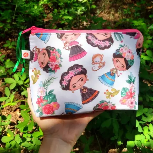 Necessaire em Tecido Estampa Frida