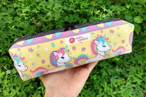 Estojo Box em Tecido com Estampa de Unicórnios