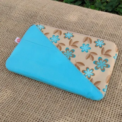 Necessaire em Tecido com Estampa de Flores