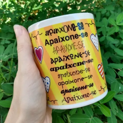 Caneca Apaixone-se Amarela