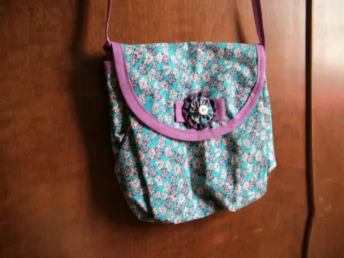 Bolsa Floral Roxa e Verde Água