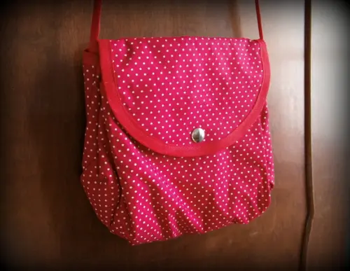 Bolsa Vermelha com Poás