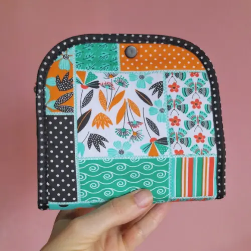 Necessaire Organizadora com Abas: Praticidade na Bolsa
