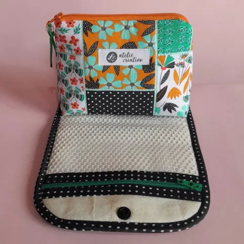 Necessaire Organizadora com Abas: Praticidade na Bolsa