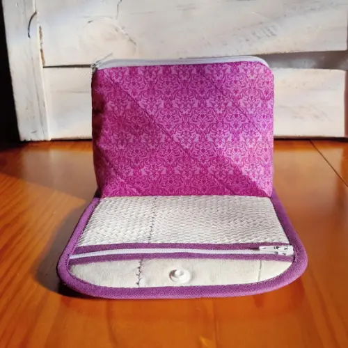 Necessaire Organizadora com Abas: Praticidade na Bolsa