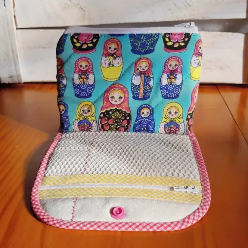 Necessaire Organizadora com Abas: Praticidade na Bolsa