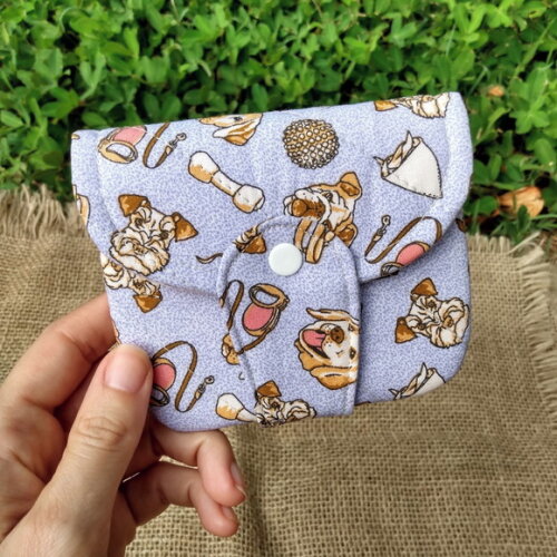 Carteirinha em Tecido com Estampa Doguinhos