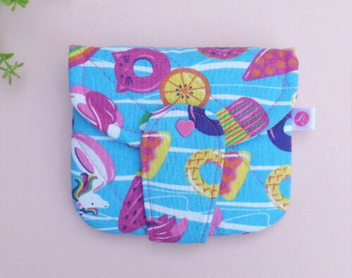 Carteirinha em Tecido com Estampa Piscina