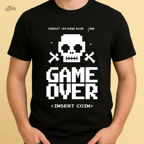 Camiseta Masculina Artesanal Game Over Insert Coin – Estampa Pixelada Estilo Fliperama para Gamers Retrô