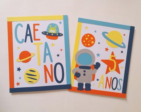Kit com 2 Displays de Mesa Planetas Astronauta