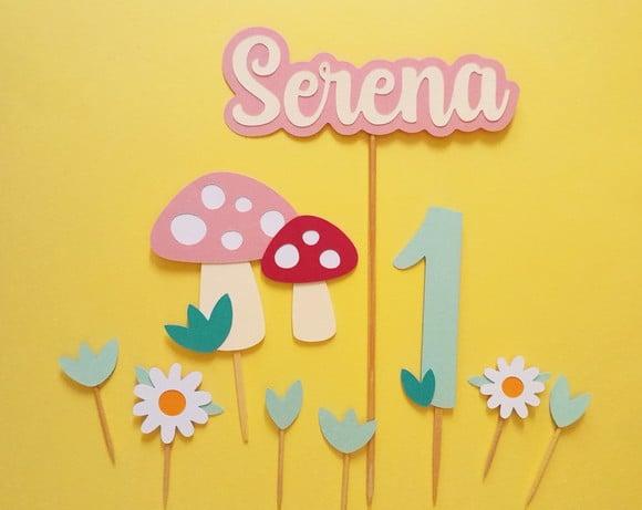 Topo de Bolo Cogumelos e Flores Personalizado