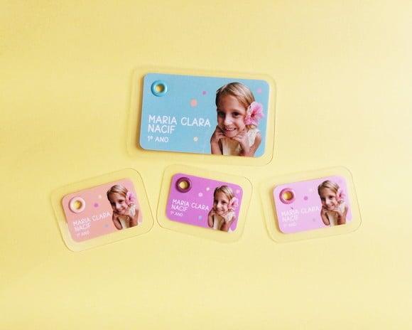 Kit com 4 Tags Plastificadas com Foto para Mochila e Estojos