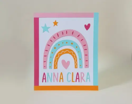 Display de Mesa Arco-íris Boho com Nome