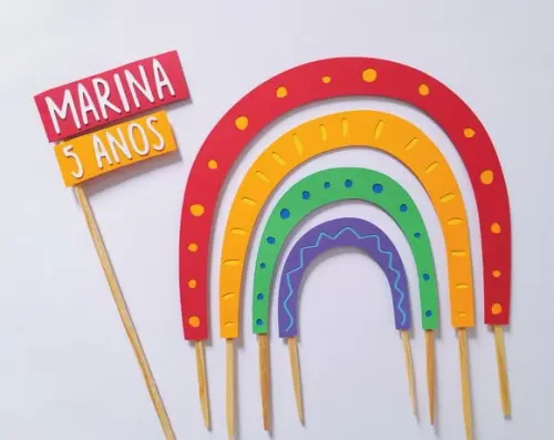 Topo de Bolo Arco-íris com Nome e Idade