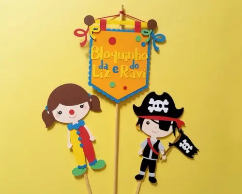 Topo de Bolo Carnaval Estandarte com 2 Personagens