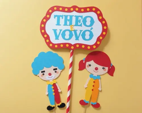 Topo de Bolo Circo em Camadas