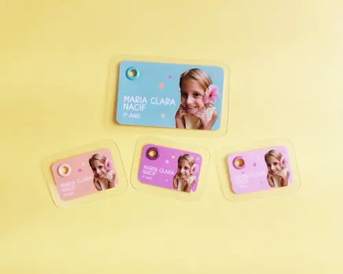 Kit com 4 Tags Plastificadas com Foto para Mochila e Estojos