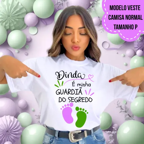 Camiseta Dinda Guardiã Do Segredo Pezinhos Lilás E Verde