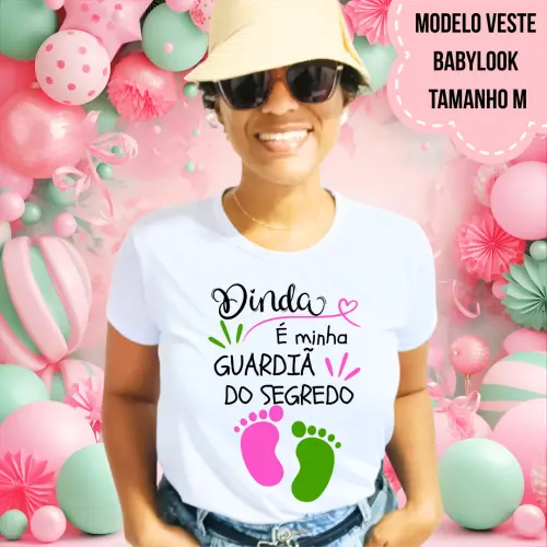 Camiseta Dinda Guardiã Do Segredo Pezinhos Rosa E Verde