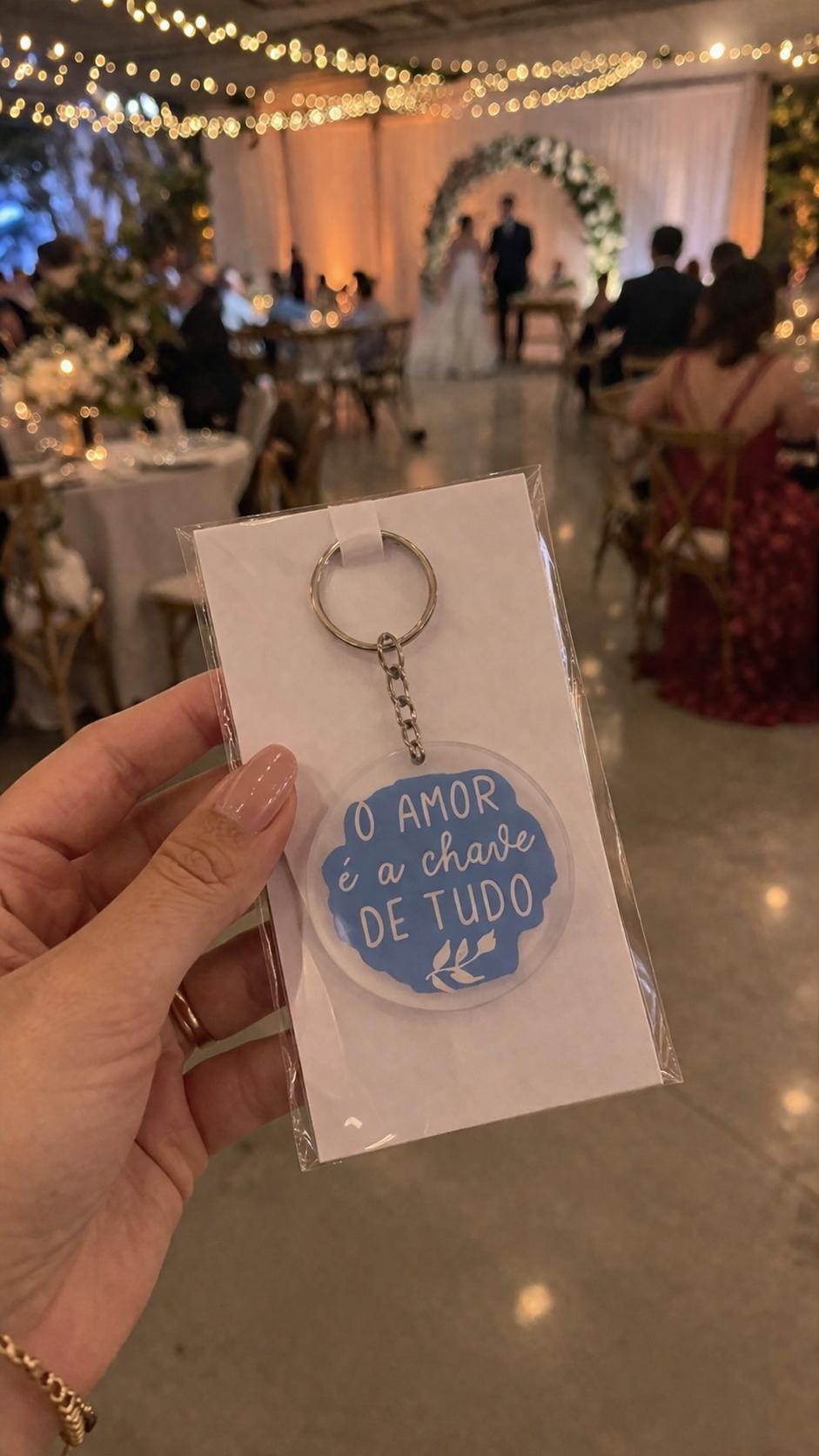 Chaveiro escrito a mão com aquarela