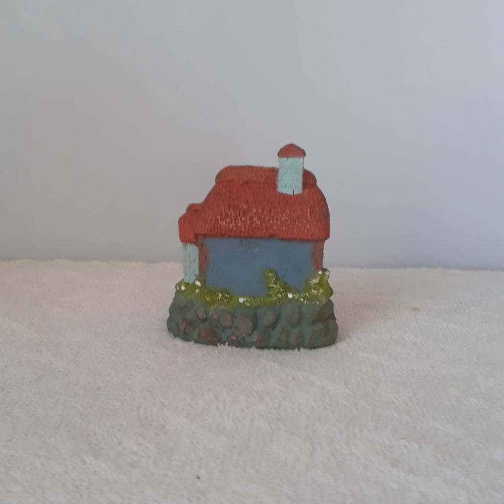 Casa azul miniatura para vaso de bonsai