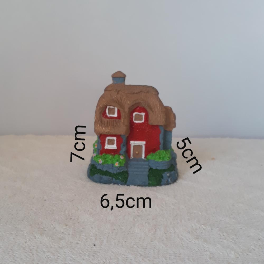 Casa Vermelha Miniatura de Resina