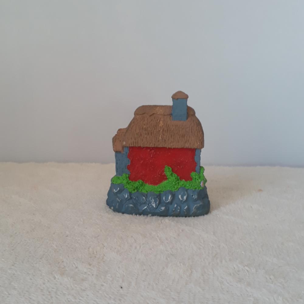 Casa Vermelha Miniatura de Resina