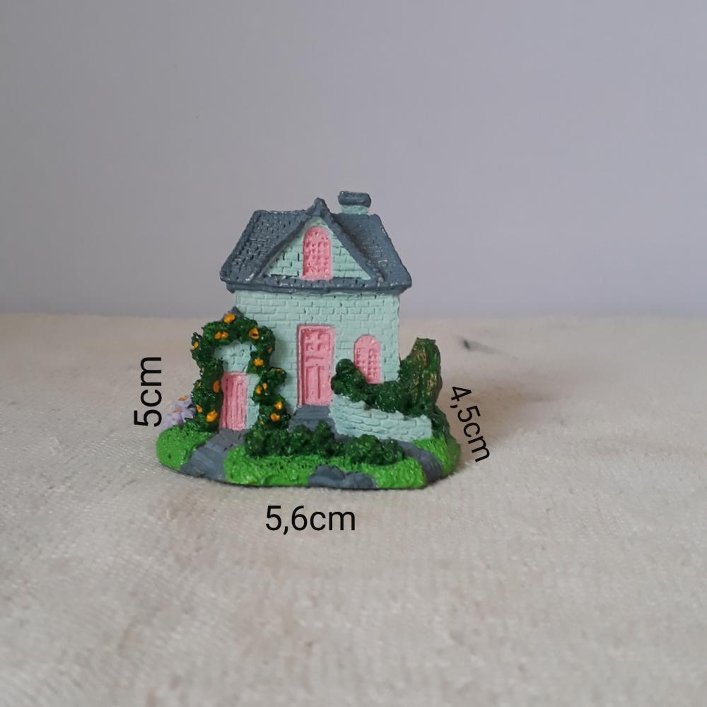 Casa Miniatura de Resina pintada á mão