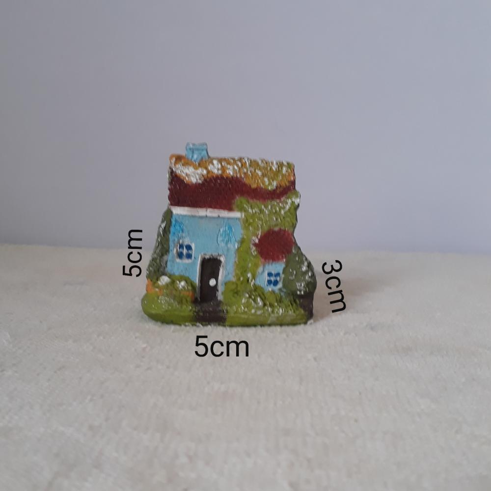 Casa Miniatura de Resina azul pintada