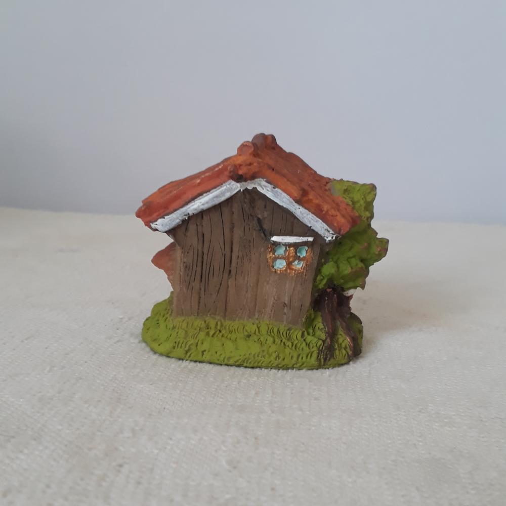 Casa de campo miniatura de resina