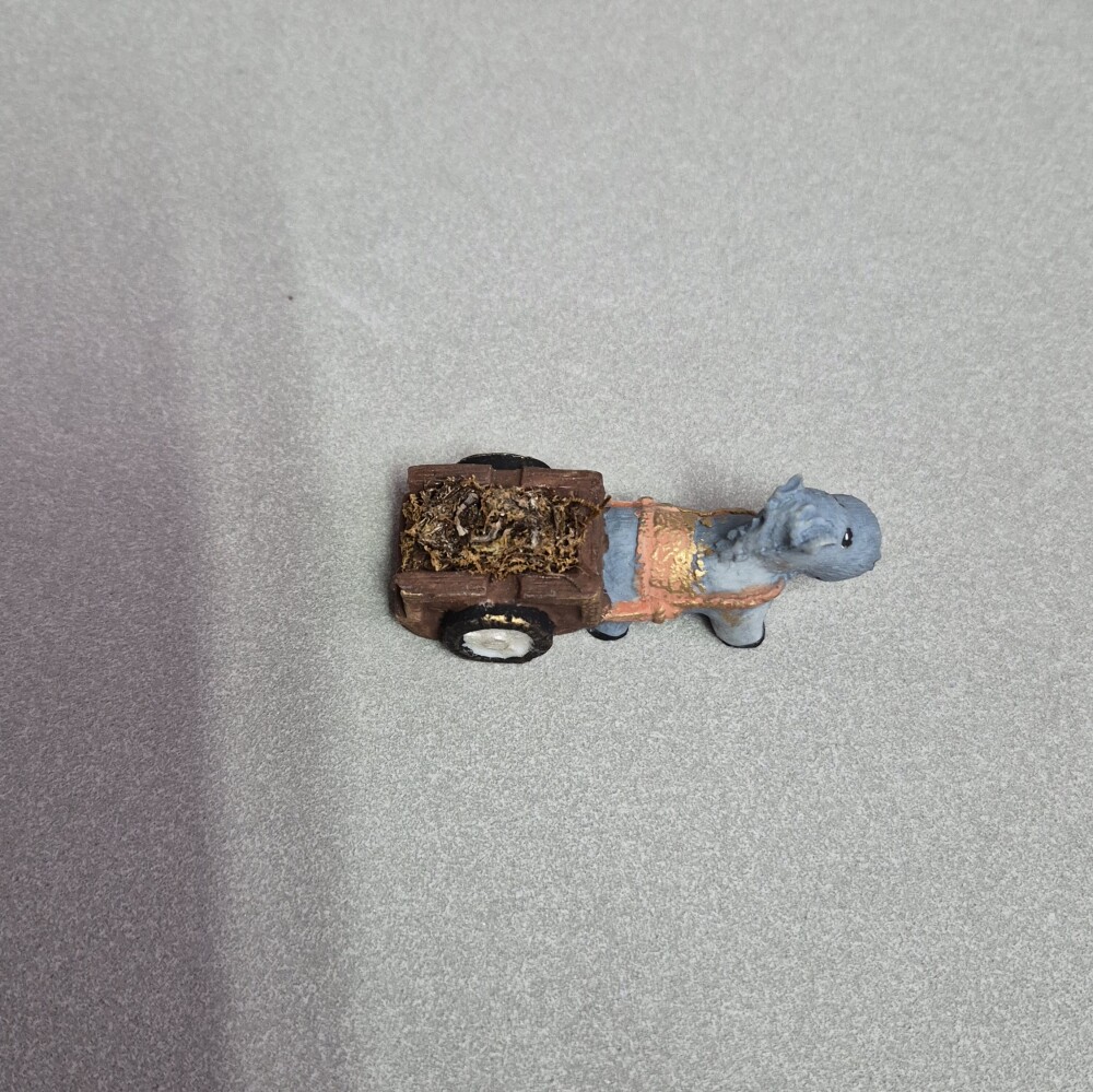 Burro de resina com carroça