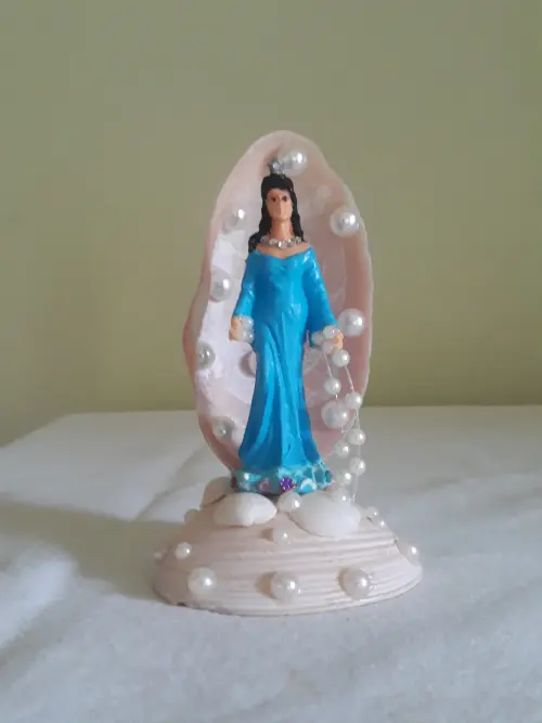 Imagem Iemanjá Rainha do Mar em Resina, Pintura Manual e Conchas Naturais
